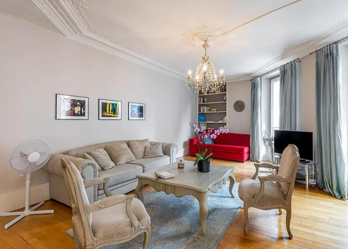 Guestready - Sejour Vintage Dans Le 8e Arr. Апартаменты *