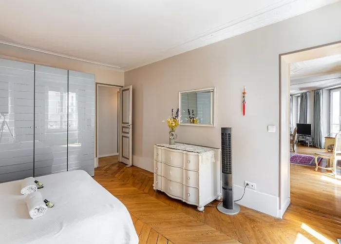 Guestready - Sejour Vintage Dans Le 8e Arr.