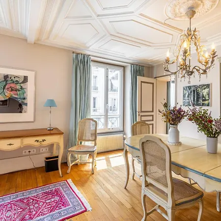 Guestready - Sejour Vintage Dans Le 8e Arr.